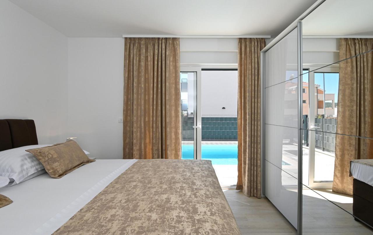 טרוגיר Luxury Apartment Maravic With Private Pool מראה חיצוני תמונה